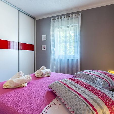 Apartman Laura Cres Esterno foto