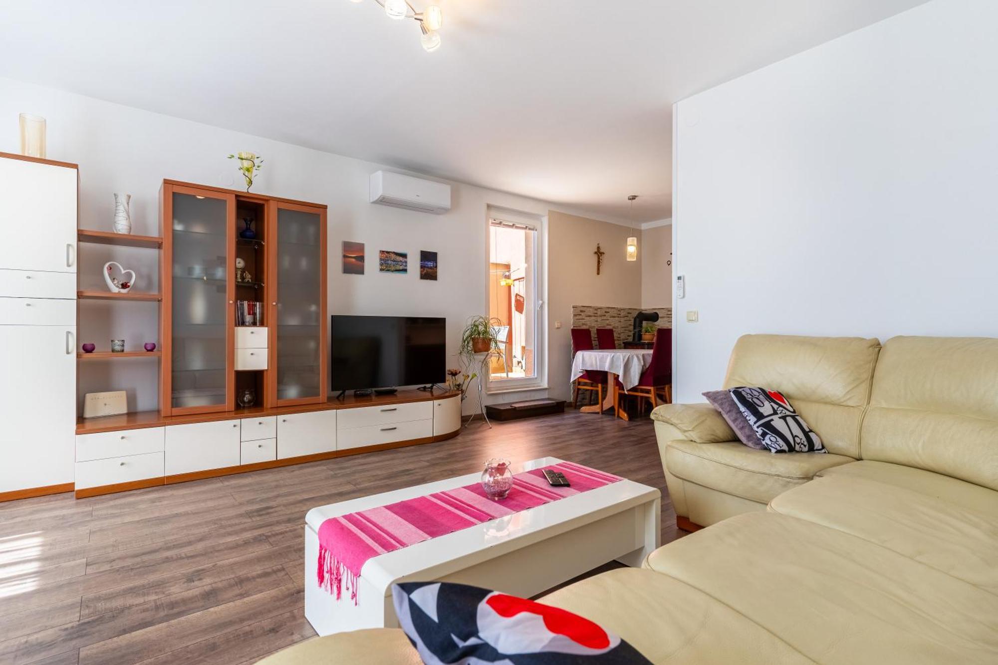 Apartman Laura Cres Esterno foto
