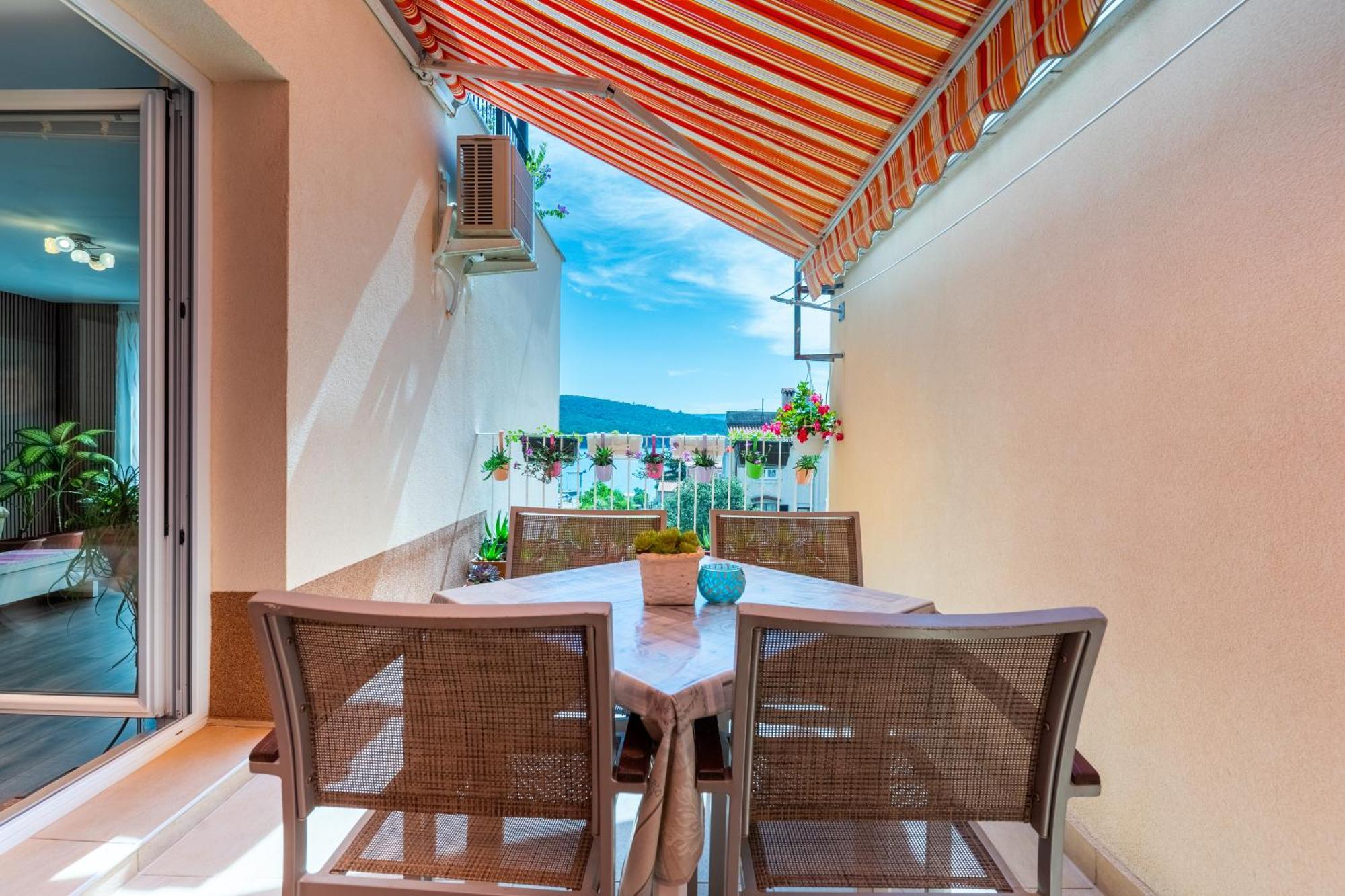 Apartman Laura Cres Esterno foto