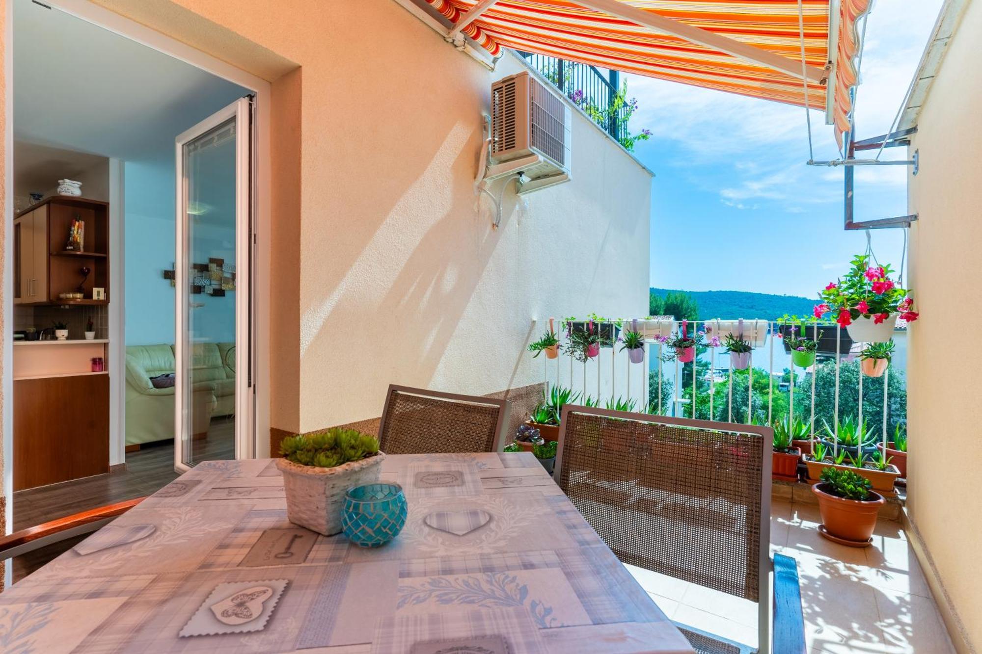 Apartman Laura Cres Esterno foto
